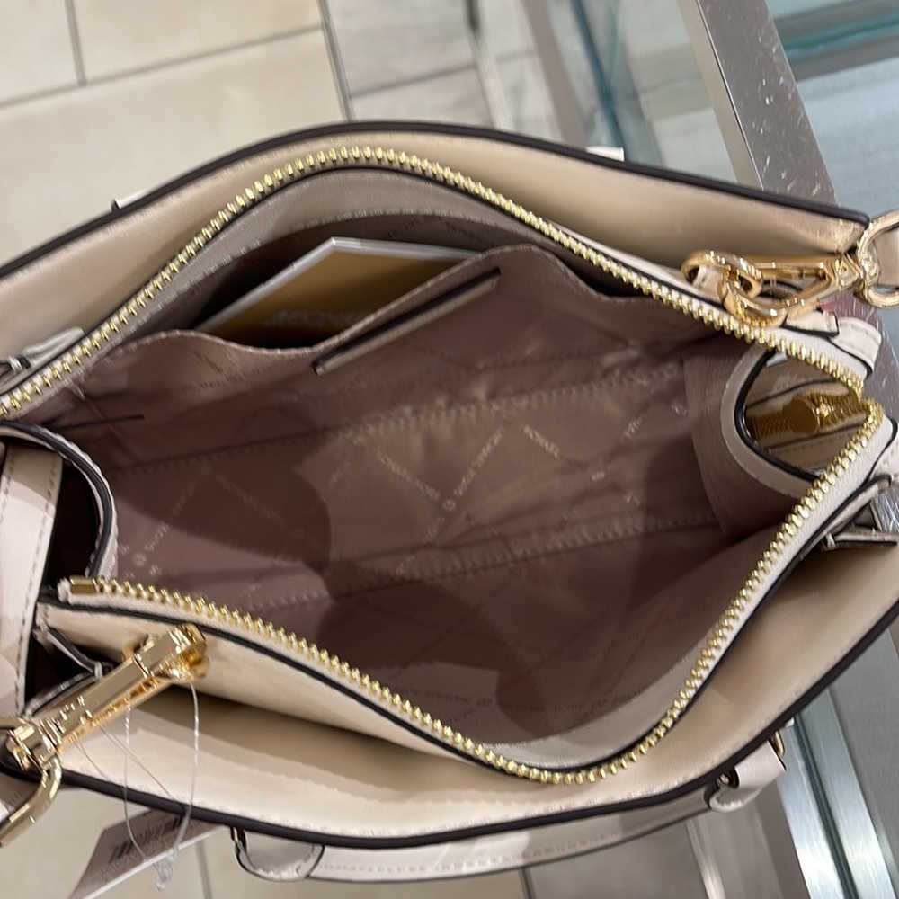 Michael Kors Sheila Small Center Zip Satchel Shoulder Crossbody Bag Non Leather - Picture 8 of 16